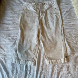 Gloria Vanderbilt Off-White Capri Pants